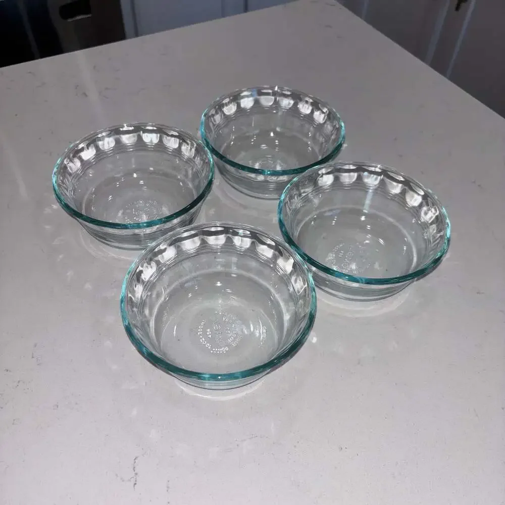 Pyrex 464 10 oz Aqua Glass Scalloped Rim 3 Ring Custard Cups Ramekins (4)